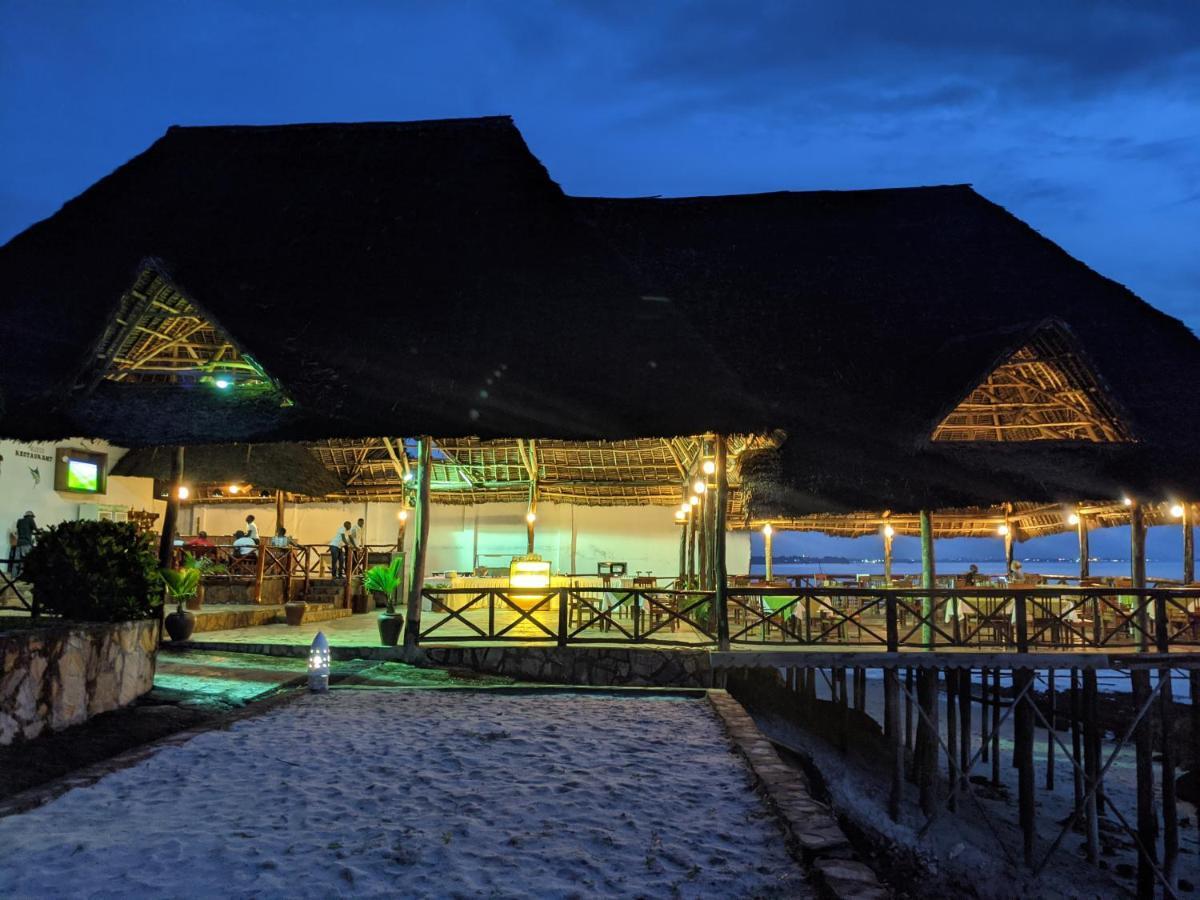 Amaan Ocean Hotel Kihinani Bububu Ngoại thất bức ảnh